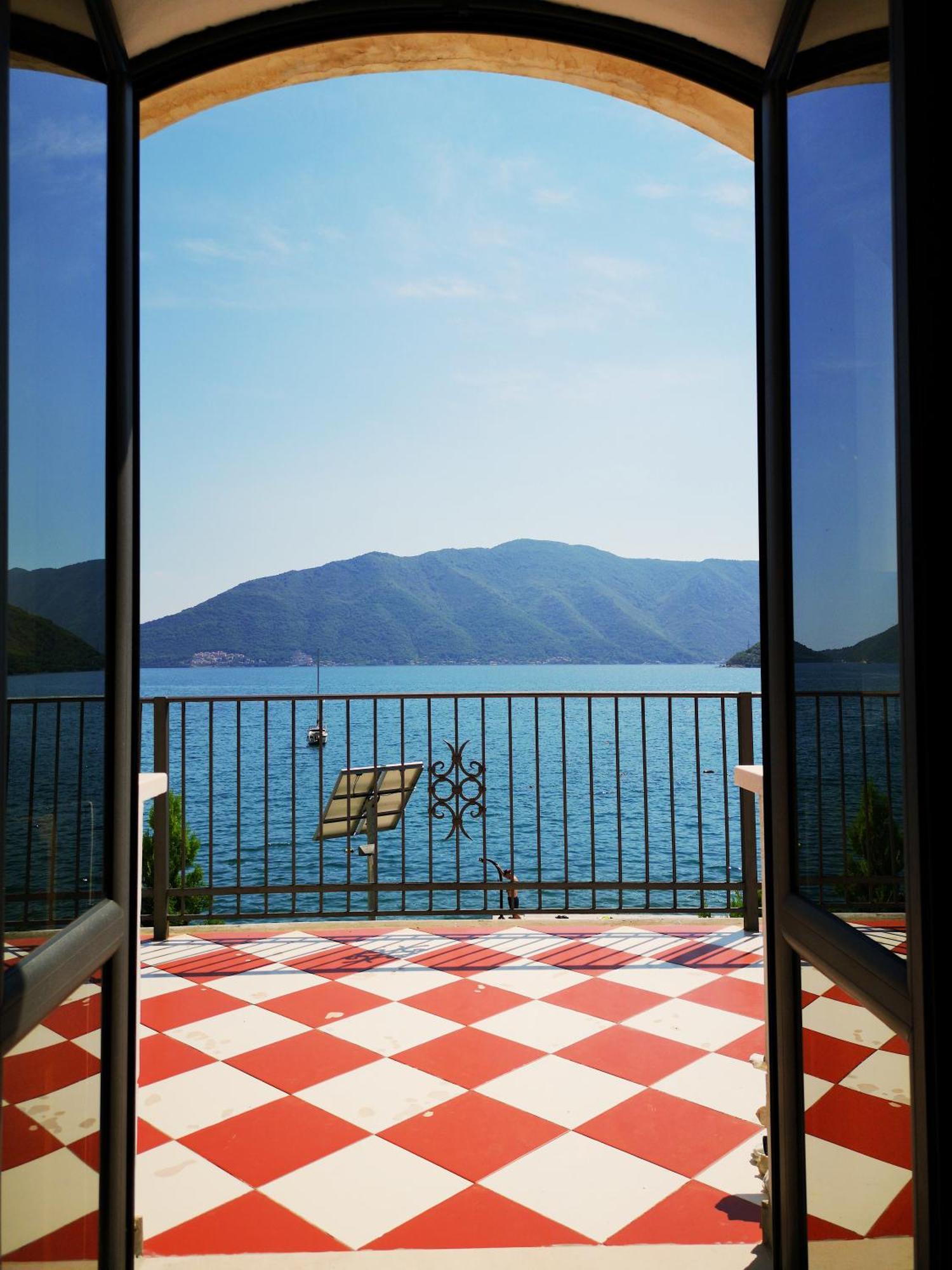 Villa Teuta Risan Bagian luar foto